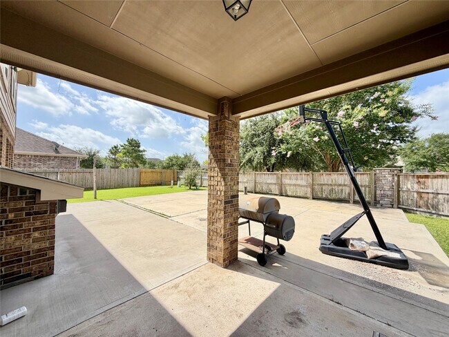Building Photo - 8002 Mesquite Hill Ln