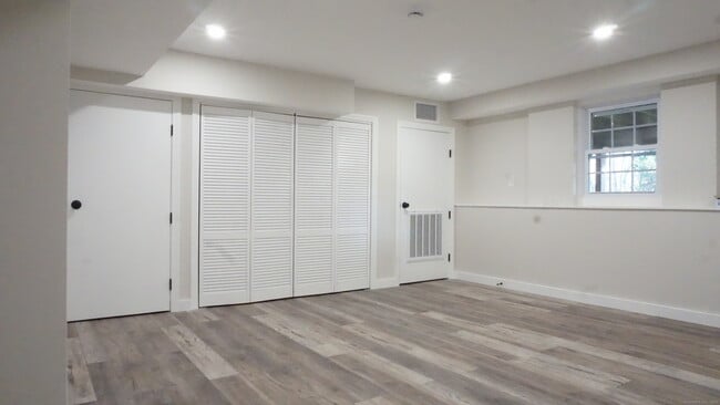 Building Photo - 24 Overlook Dr