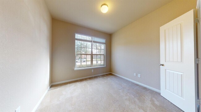 Building Photo - 14010 Cypress Meadows Dr