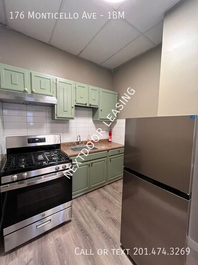 Primary Photo - 176 Monticello Ave