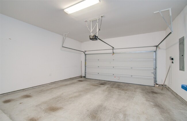 Building Photo - 18150 Moonlit River Dr