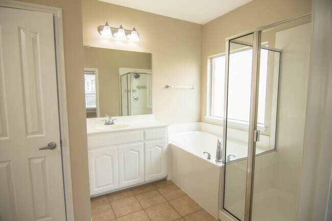 Building Photo - 10960 Hawks Landing Rd