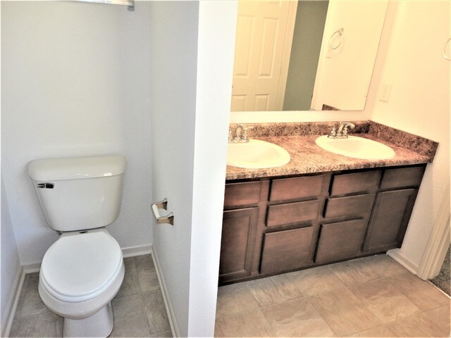 Building Photo - 15449 Harmon Pl