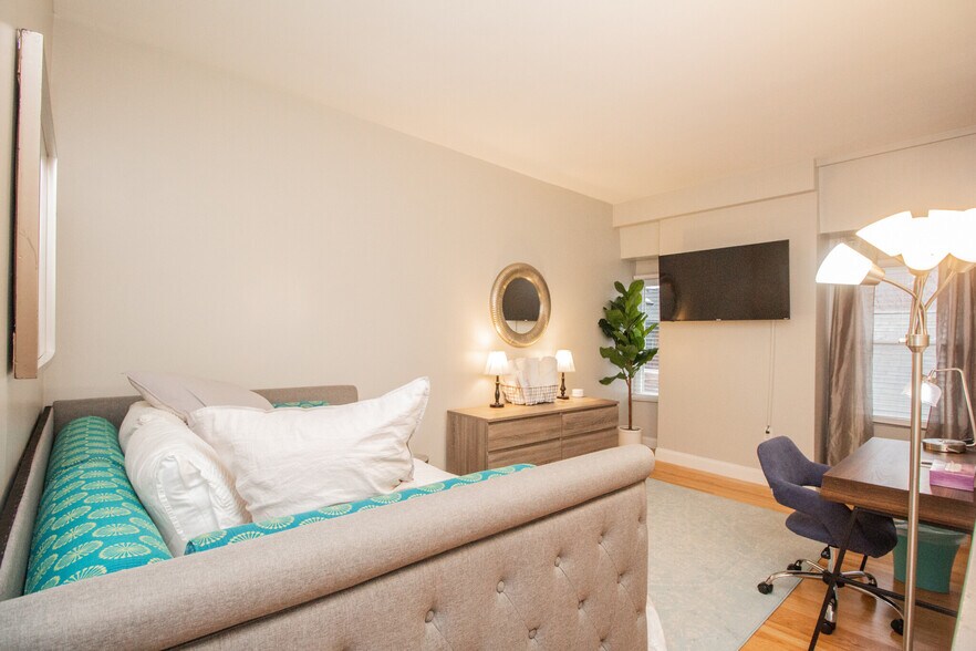 Building Photo - 30 Jay St