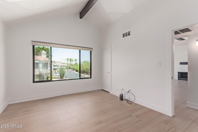 Building Photo - 10055 E Mountainview Lake Dr