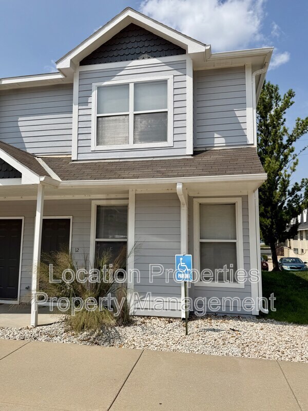 Building Photo - 2201 Westdale Rd