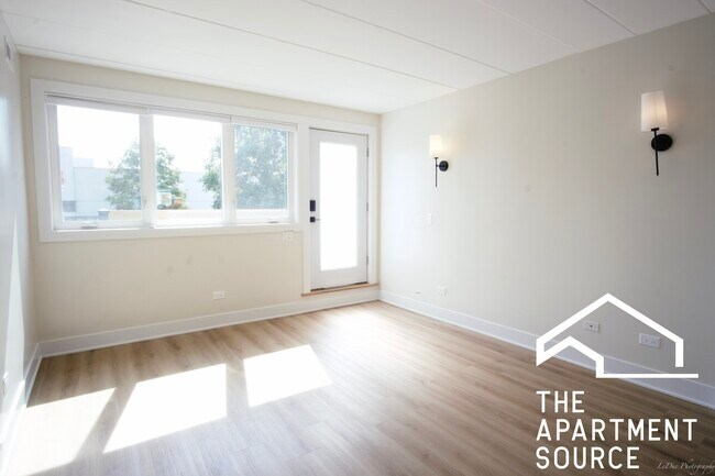 Building Photo - 260 Lake St