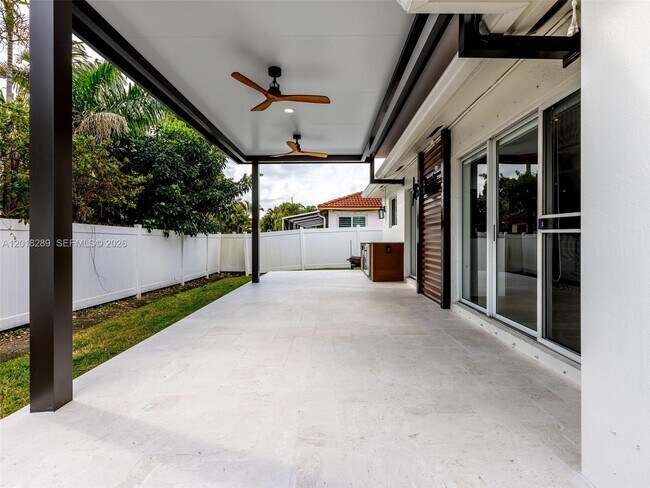 Building Photo - 16894 Crestview Ln