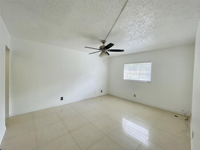 Building Photo - 5090 SW 64th Ave