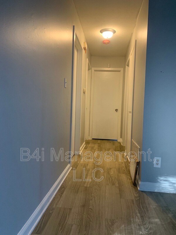 Building Photo - 1045 Enoch Dr