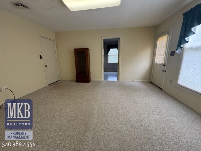 Building Photo - 5056 Catawba Valley Dr