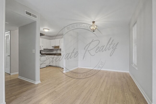 Building Photo - Two Bedroom Condo, 2nd Floor, across from Madison Park with stackable washer/dryer!