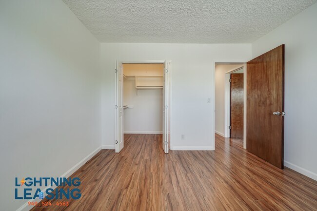 Building Photo - 17348 Burbank Blvd