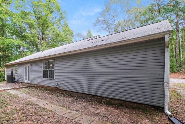 Building Photo - 235 Riverbrooke Terrace