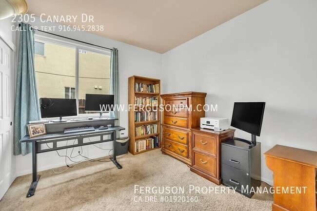 Building Photo - 2305 Canary Dr