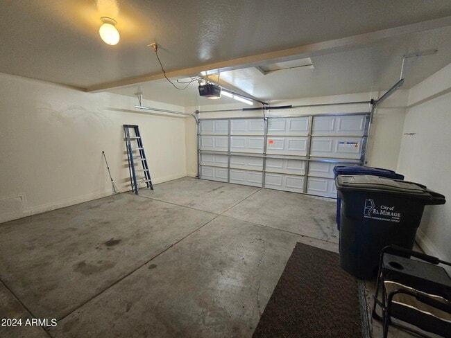 Building Photo - 12012 W Rosewood Dr