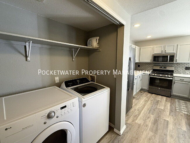 Building Photo - 6270 Snowberry Ave