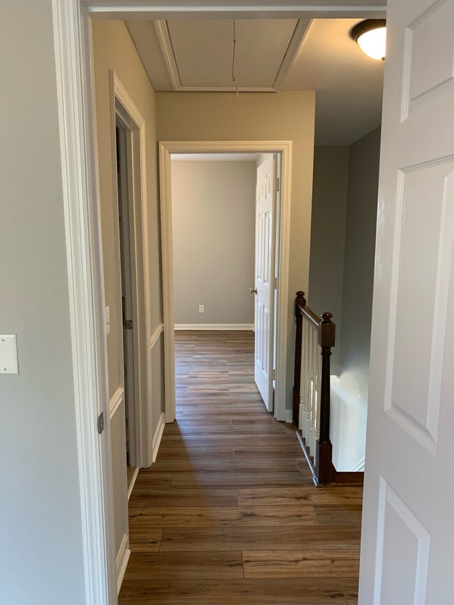 Building Photo - 830 Brentwood Pointe
