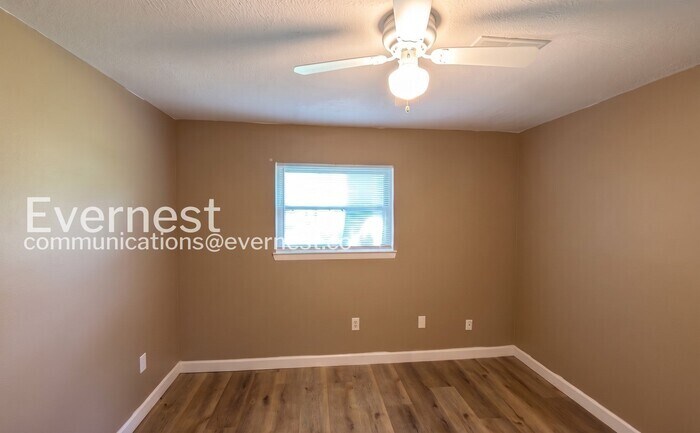 Building Photo - 3966 N Quail Ln