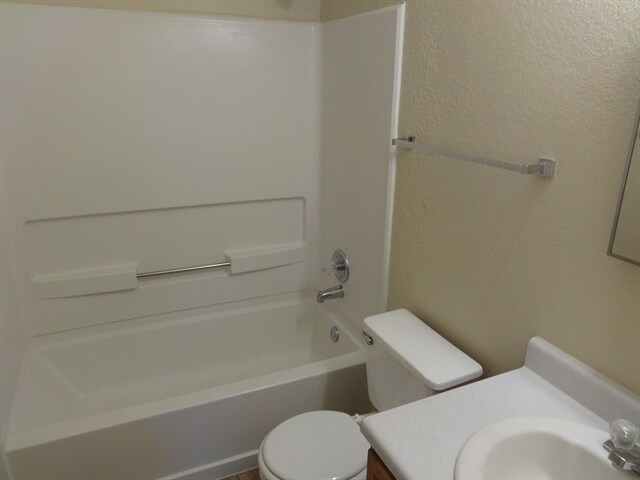 Building Photo - 7835 Cortland Oak