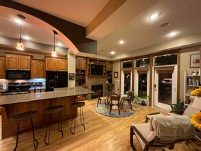 Building Photo - 326 E Travelers Trail