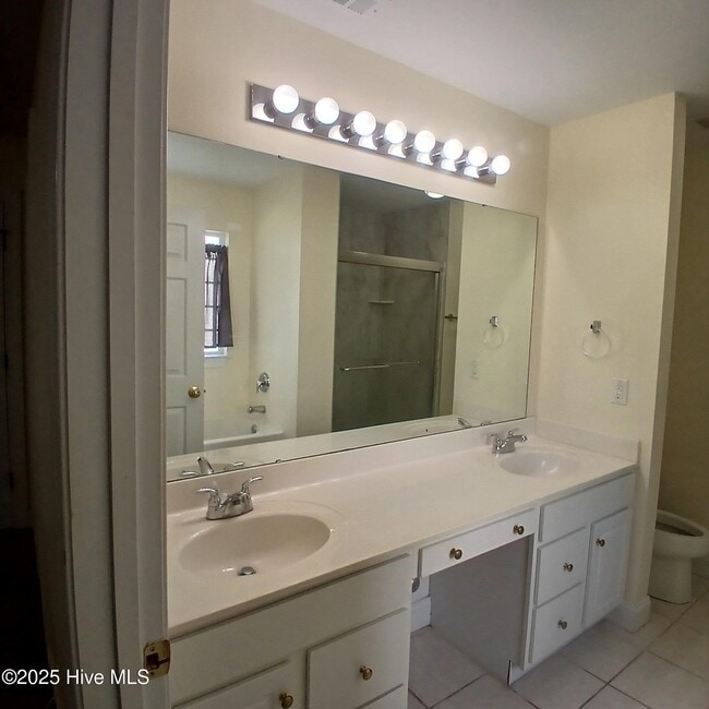 Building Photo - 4999 Glen Cove Dr SE