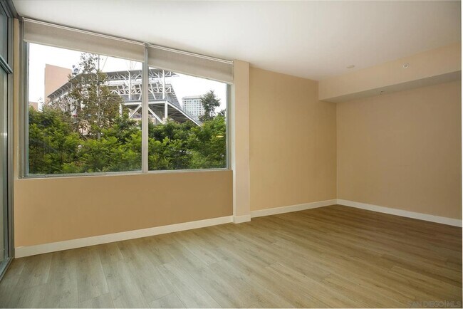 Building Photo - 253 Tenth Ave