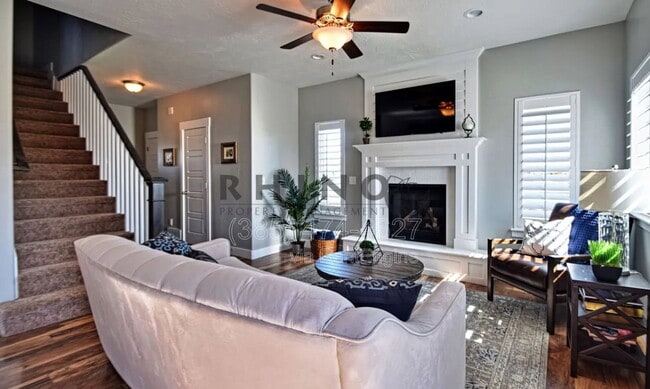 Building Photo - 7478 N Hutch Ln