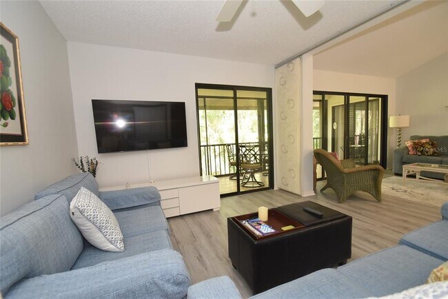 Building Photo - 1657 Brookhouse Cir
