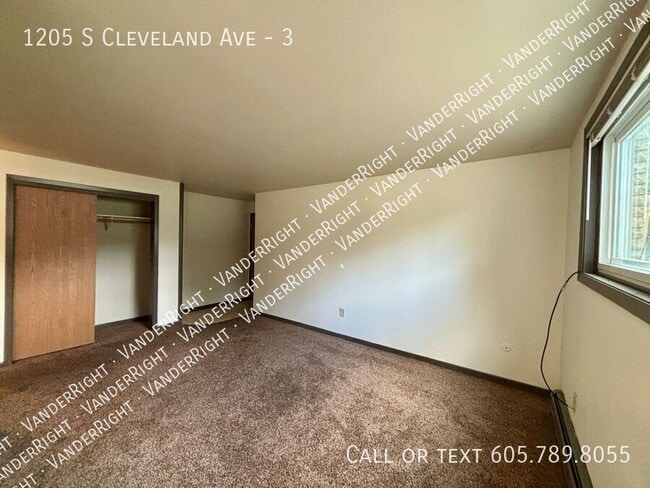 Building Photo - 1205 S Cleveland Ave