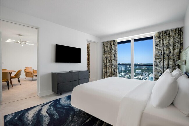 Building Photo - 3101 Bayshore Dr