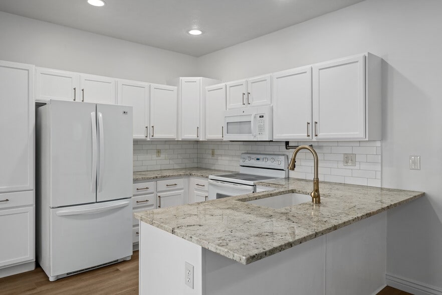 Building Photo - 7178 S 420 E