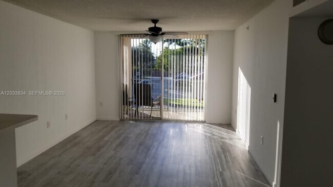 Building Photo - 7856 Sonoma Springs Cir