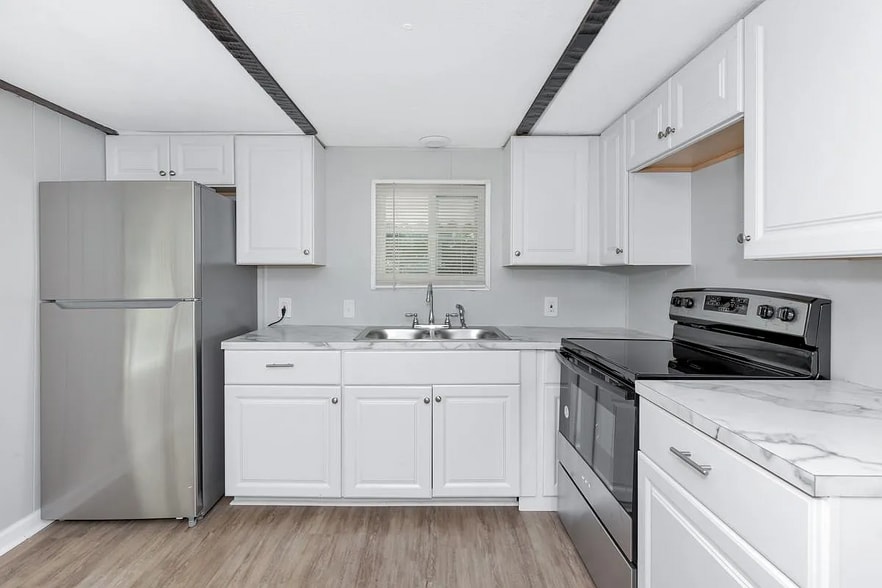 Building Photo - 415 W Limestone Rd