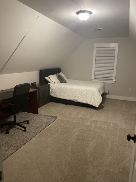 Primary bedroom 24x14 - 7441 River Rd