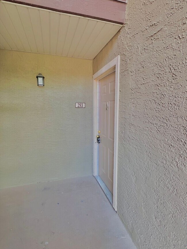 Building Photo - 5220 Indian River Dr
