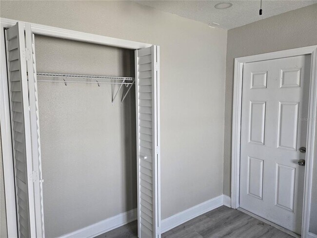 Building Photo - 804 W Linebaugh Ave
