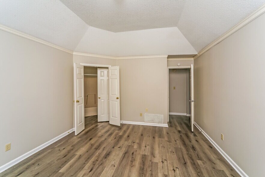 Building Photo - 7107 Puddin Ln