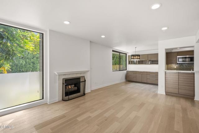 Building Photo - 1215 N Olive Dr
