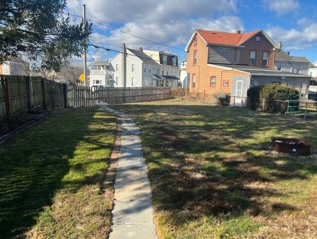 Building Photo - 127-129 N Catherine St