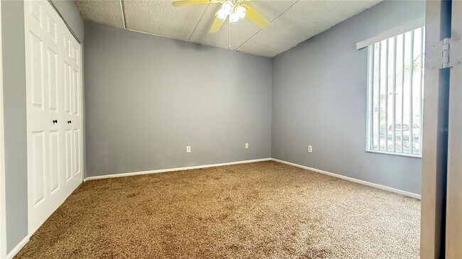 Building Photo - 5628 Blue Shadows Ct