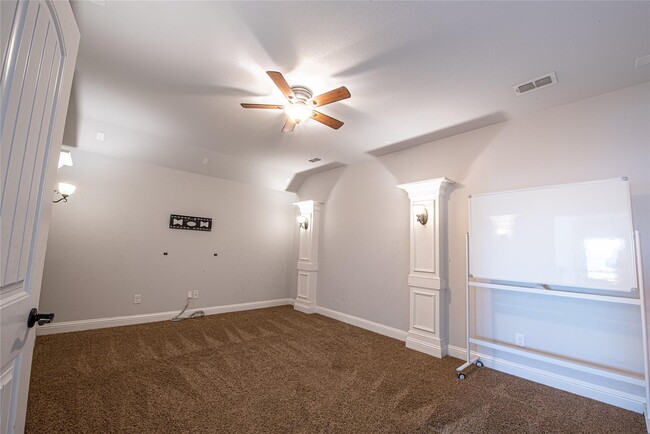 Building Photo - 8709 Glenburne Dr