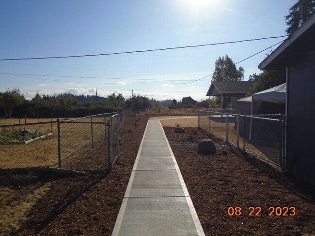 Building Photo - 632 N 4th St