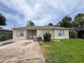 Building Photo - 3521 Grassmere St