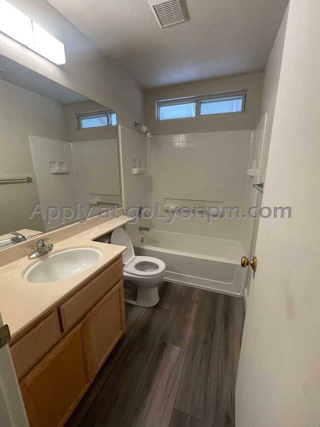 Building Photo - Charming 2BDRM 2.5BA with LOFT | Perfect Location near Folsom Premium Outlets & Lake Natoma!