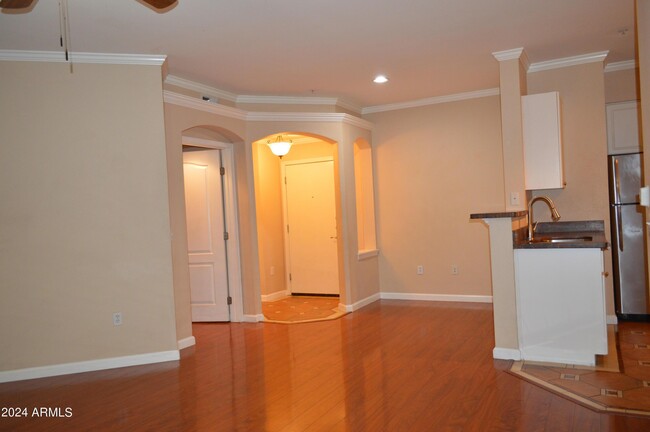 Building Photo - 1701 E Colter St