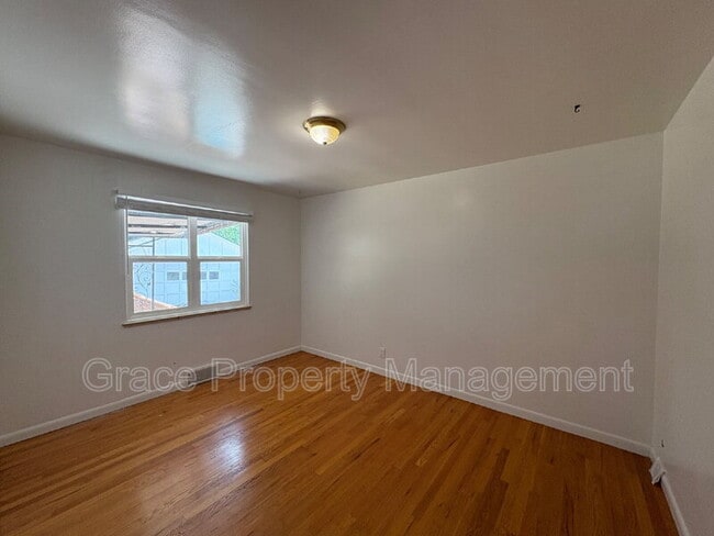 Building Photo - 2240 S Clermont St
