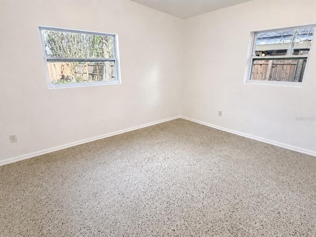 Building Photo - 1607 Dauphin Ln