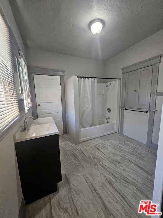 Building Photo - 643 57th St