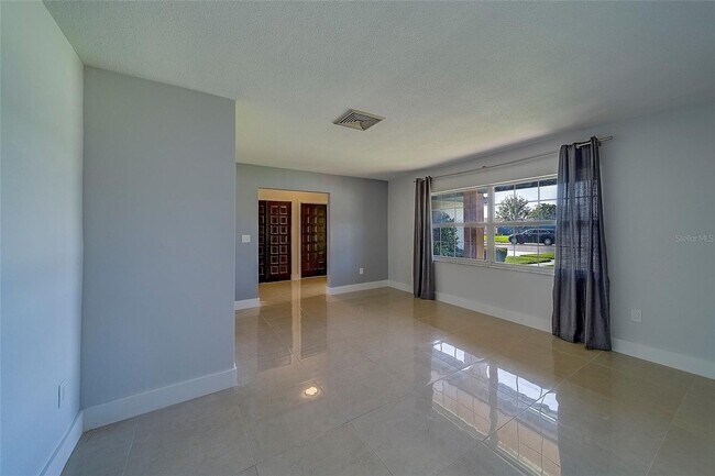 Building Photo - 400 Capri Blvd